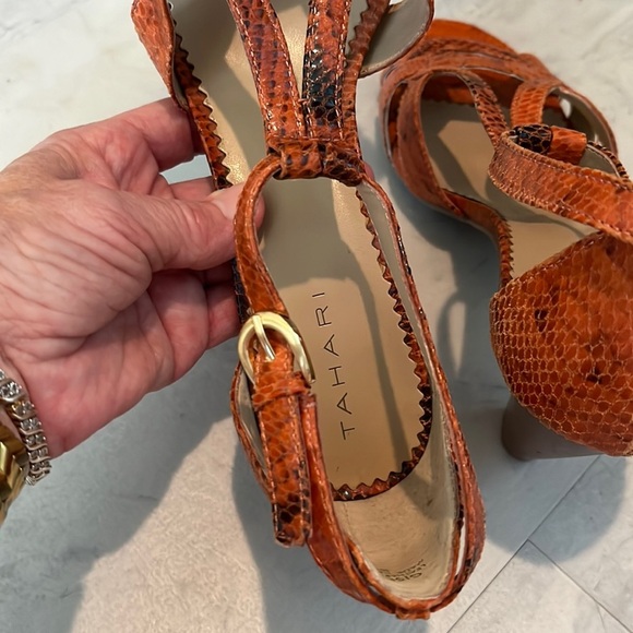 Tahari EUC Orange/brown snakeskin pattern textured Leather Heels Size 8M - Picture 6 of 11